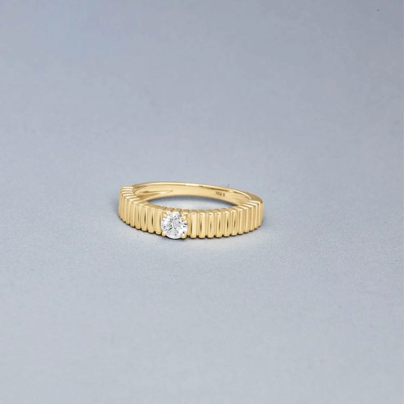 CHER RING EDITORIAL b264b240 51df 4149 8407 73f5453ce99c