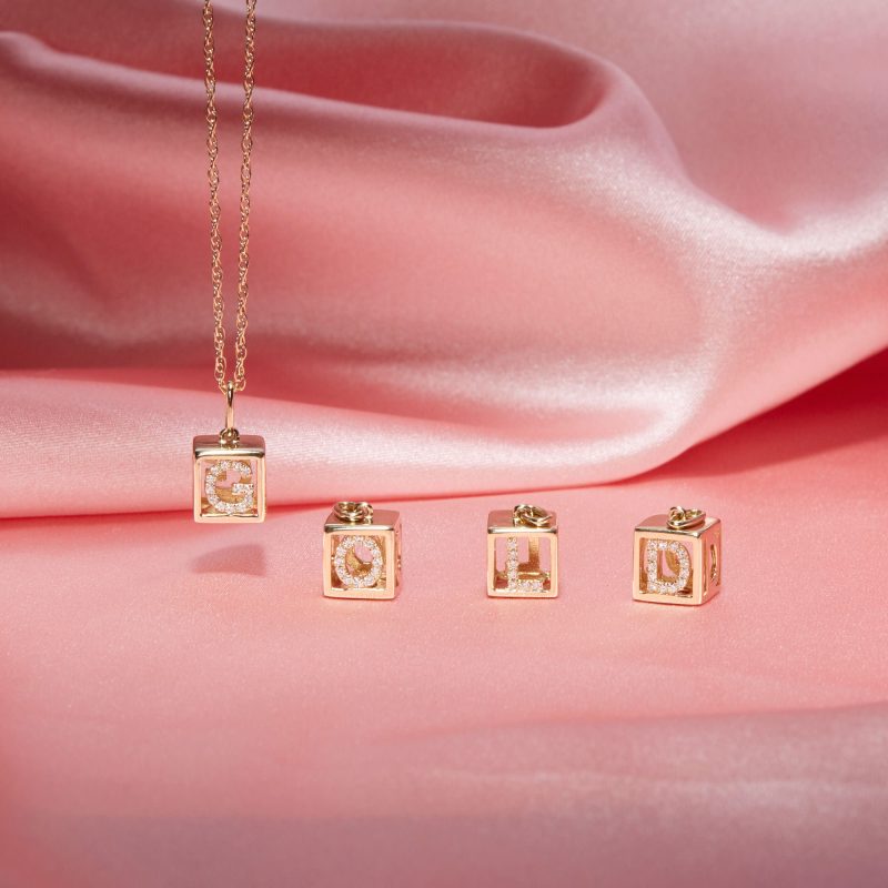 DIAMOND BABY BLOCK NECKLACE EDITORIAL 2