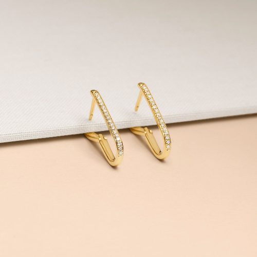 DIAMOND OVAL EARRINGS EDITORIAL