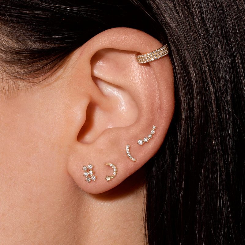 EAR TO EAR DIAMOND CURVE STUDS ON BODY