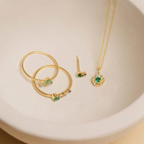 FLOATING EMERALD PENDANT NECKLACE EDITORIAL COLLECTION 1