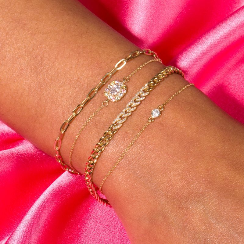 FLOATING UNICORN BRACELET WEAR IT WITH