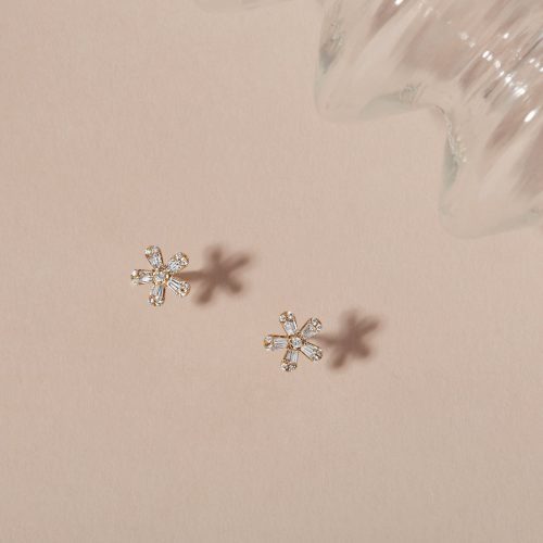 FLOWER POWER DIAMOND STUDS EDITORIAL