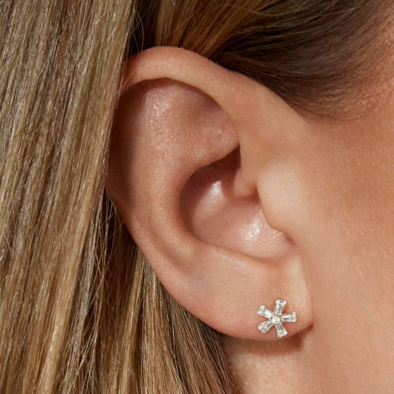 FLOWER POWER DIAMOND STUDS ON BODY