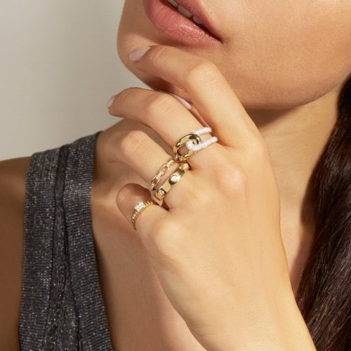 GOLD AND PAVE INTERLOCKED LINK RING WEAR IT WITH