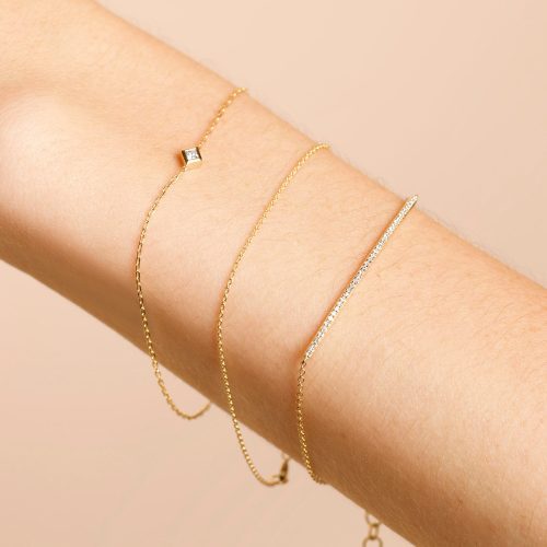 GOLD CHAIN BRACELET FULL LOOK