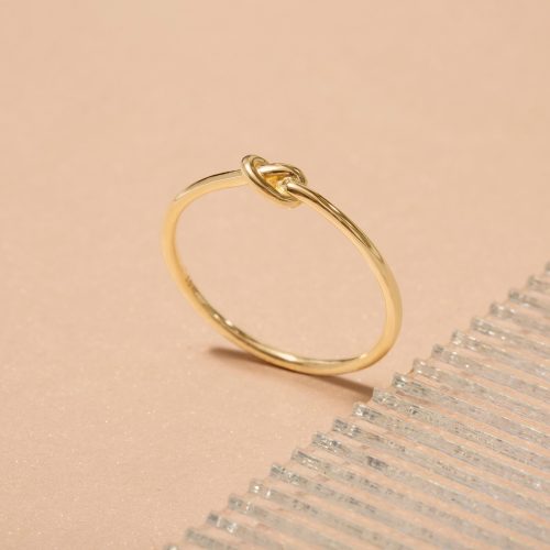 GOLD KNOT RING EDITORIAL