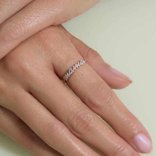 HEY MAMA PAVE RING ON BODY