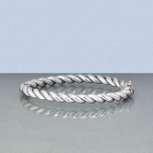 IN A TWIST SILVER BANGLE EDITORIAL