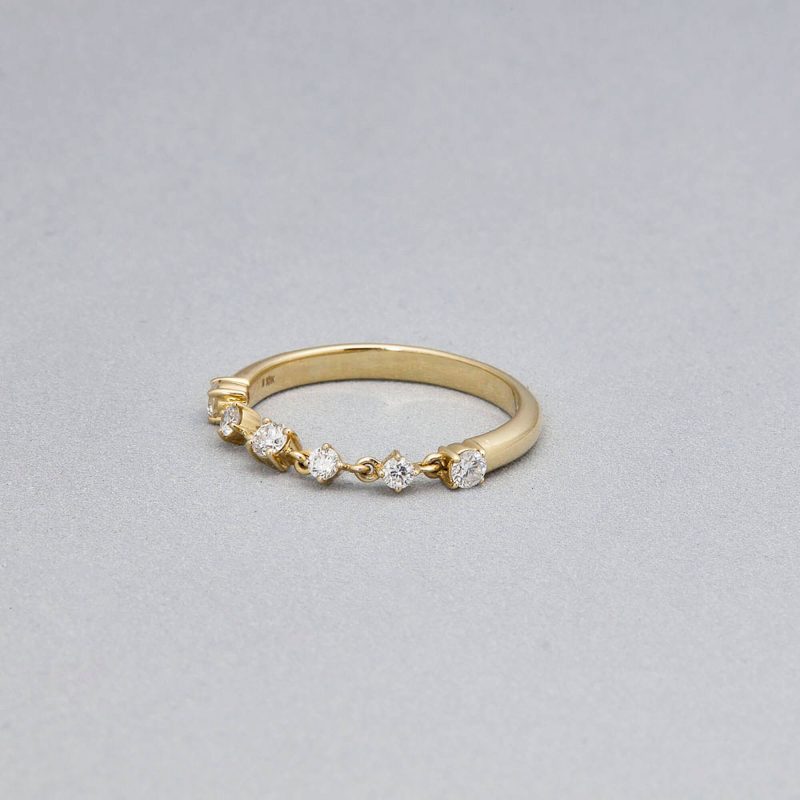 LAB CREATED DIAMOND CHAIN RING EDITORIAL