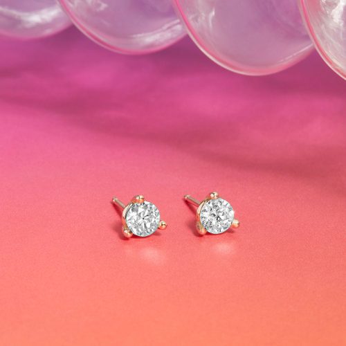 LARGE DIAMOND STUDS EDITORIAL 2d865153 f6a3 4bec 89f3 640738358f55