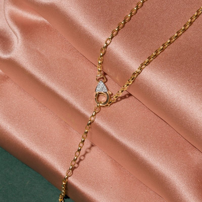 LUXE DIAMOND CHAIN LARIAT NECKLACE EDITORIAL 2