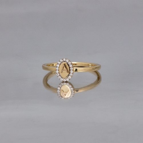 MARQUEE DIAMOND INITIAL RING EDITORIAL cbbb94e2 71be 401a bd05 b1004e9cac51