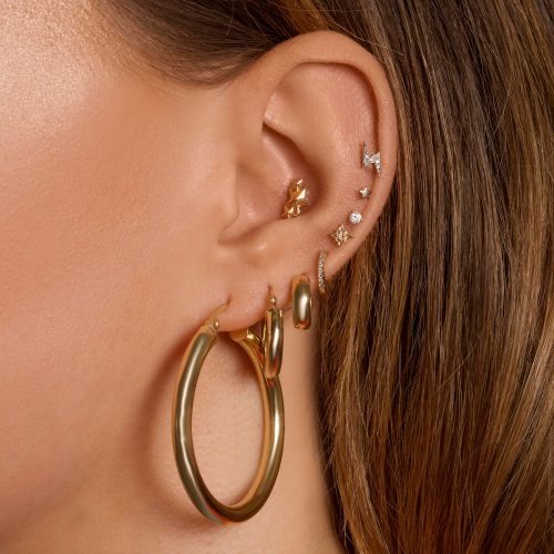 MEDIUM HOLLOW HOOP EARRINGS WEAR IT WITH