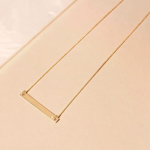 MEDIUM HORIZONTAL BAR NECKLACE WITH DIAMOND EDITORIAL