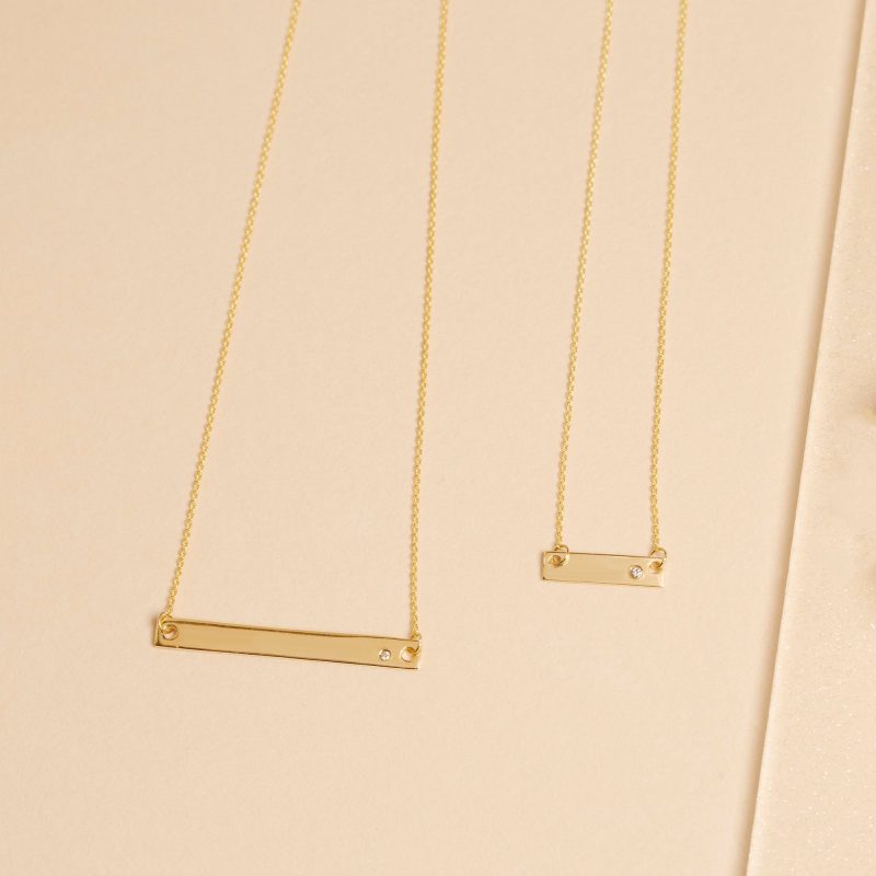 MEDIUM HORIZONTAL BAR NECKLACE WITH DIAMOND EDITORIAL COLLECTION