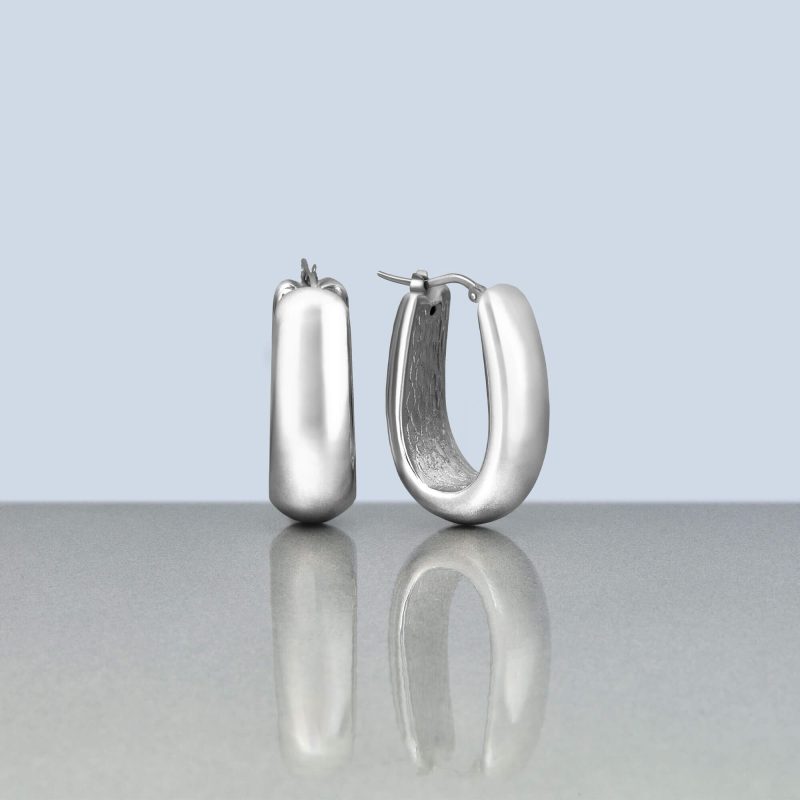 OBLONG SILVER HOOPS EDITORIAL