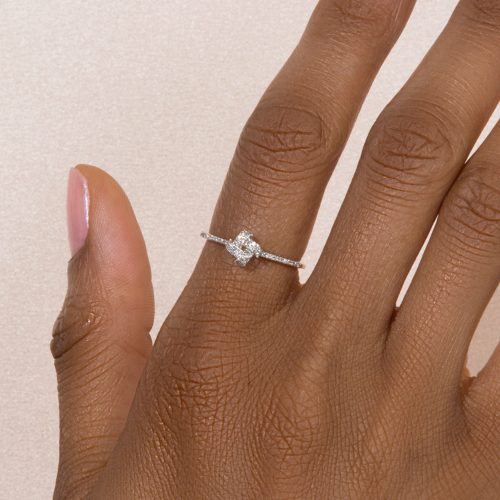 PAVE KNOT RING ON BODY