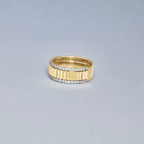 PAVE WHITNEY RING EDITORIAL 6ffd13f3 e597 4540 bf29 f62b361006e4