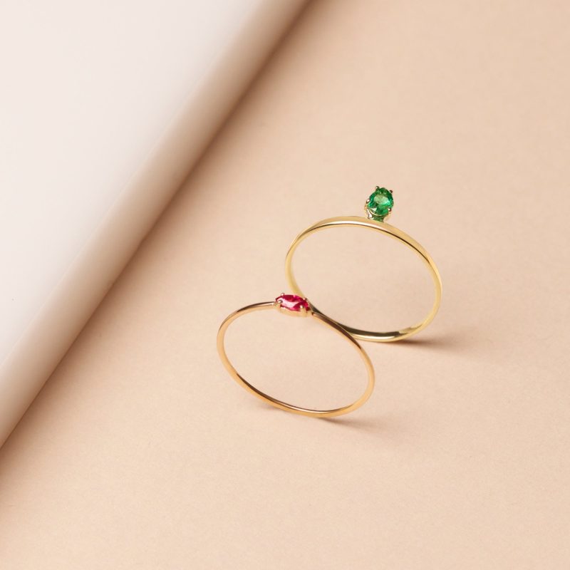 PEAR CUT EMERALD FLAT BAND RING EDITORIAL COLLECTION 1