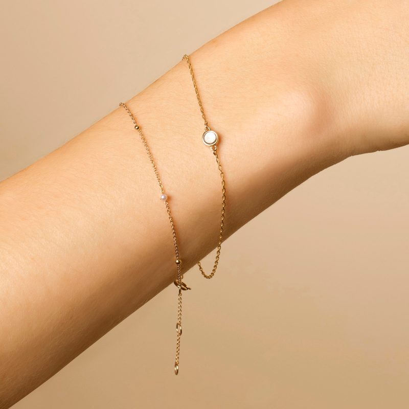 PEARL AND GOLD BALL BRACELET ON BODY