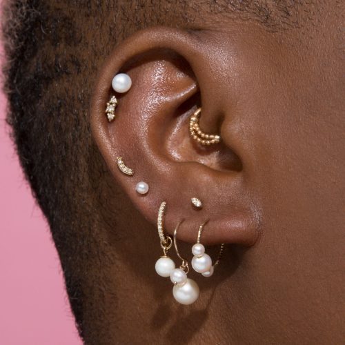 PEARLY TRIO EARRINGS FULL LOOK 2