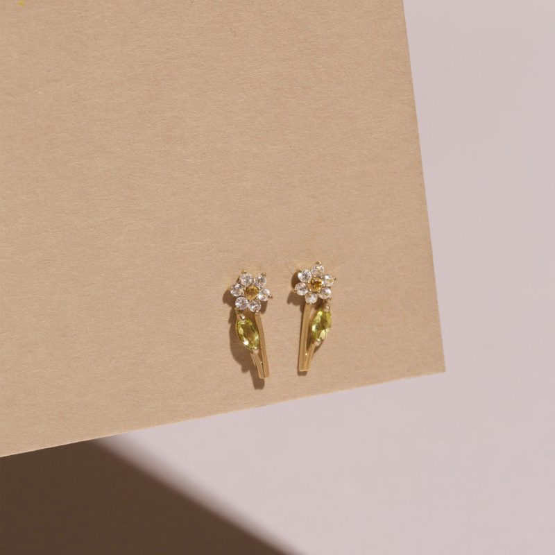 PICK A DAISY STUDS EDITORIAL