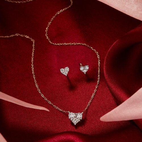 PIECE OF MY HEART NECKLACE EDITORIAL COLLECTION