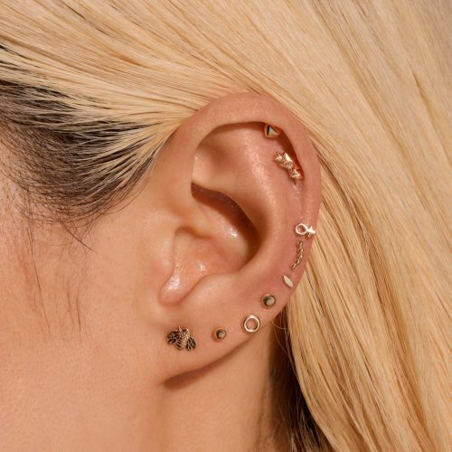 QUEEN BEE PIERCING EARRING FULL LOOK