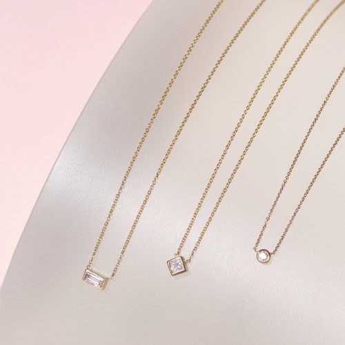 SMALL ROUND DIAMOND NECKLACE EDITORIAL COLLECTION 2