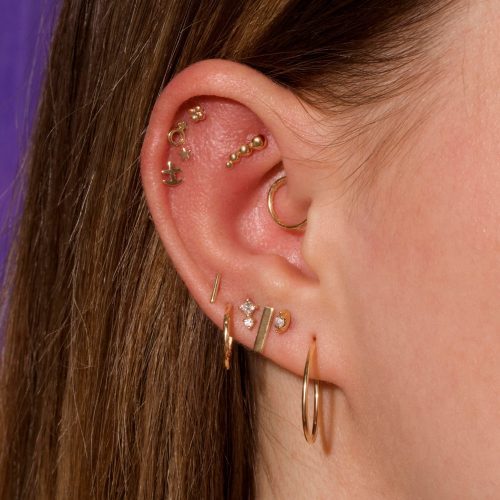 SMALL ROUND ENDLESS HOOP EARRINGS FULL LOOK 1