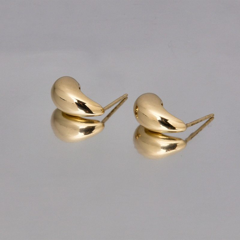 SMALL TEARDROP EARRINGS EDITORIAL 8b691f2d 2d3e 454e 90e8 b1a31a82b8a5