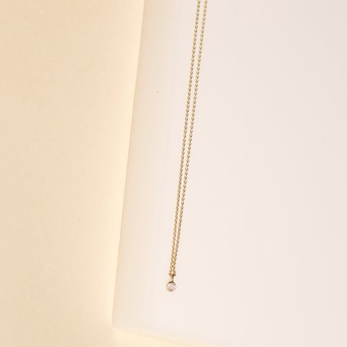 TEENY DIAMOND CHOKER NECKLACE EDITORIAL