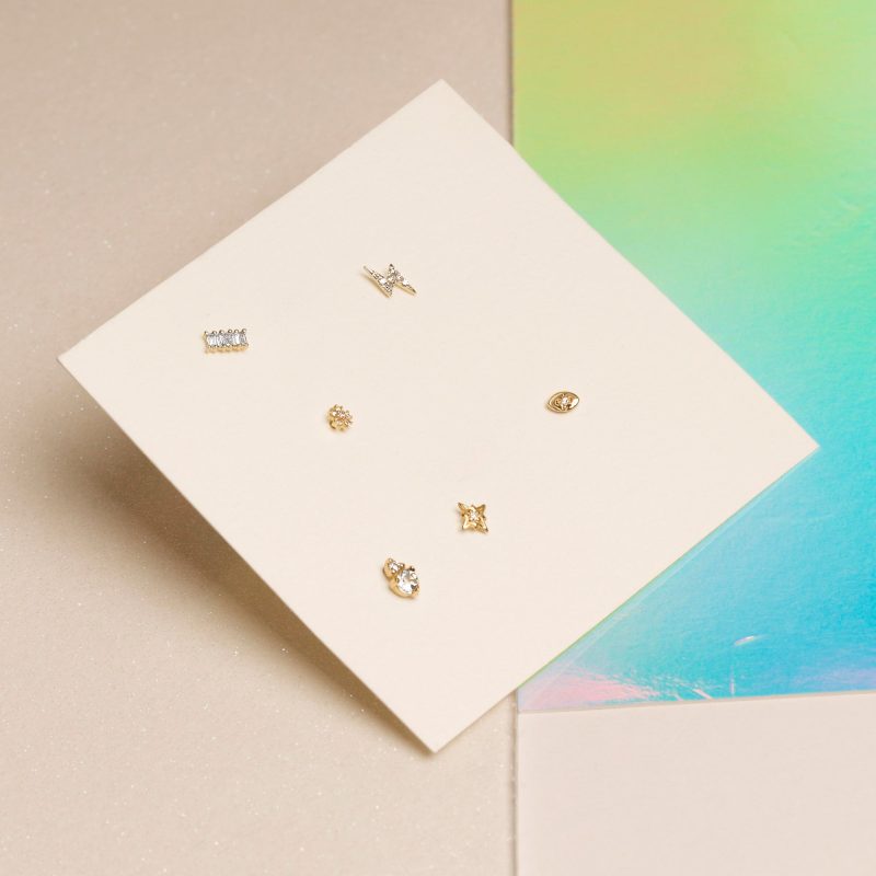 TEENY DIAMOND FLOWER STUD EDITORIAL COLLECTION