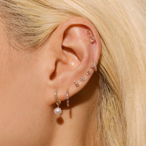 TEENY DIAMOND FLOWER STUD FULL LOOK 1