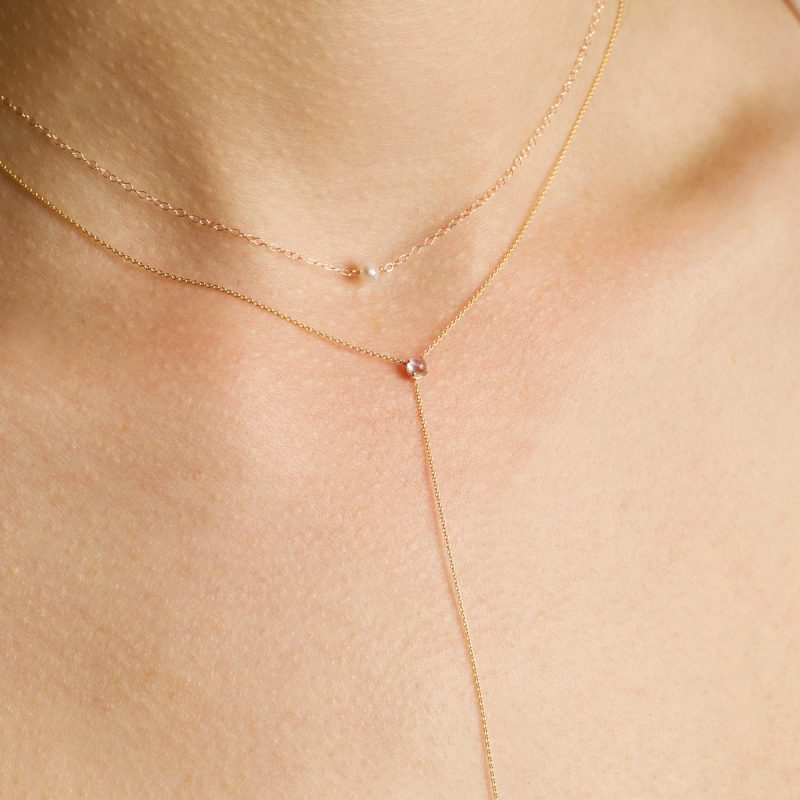 TINY SOLITAIRE PEARL NECKLACE ON BODY